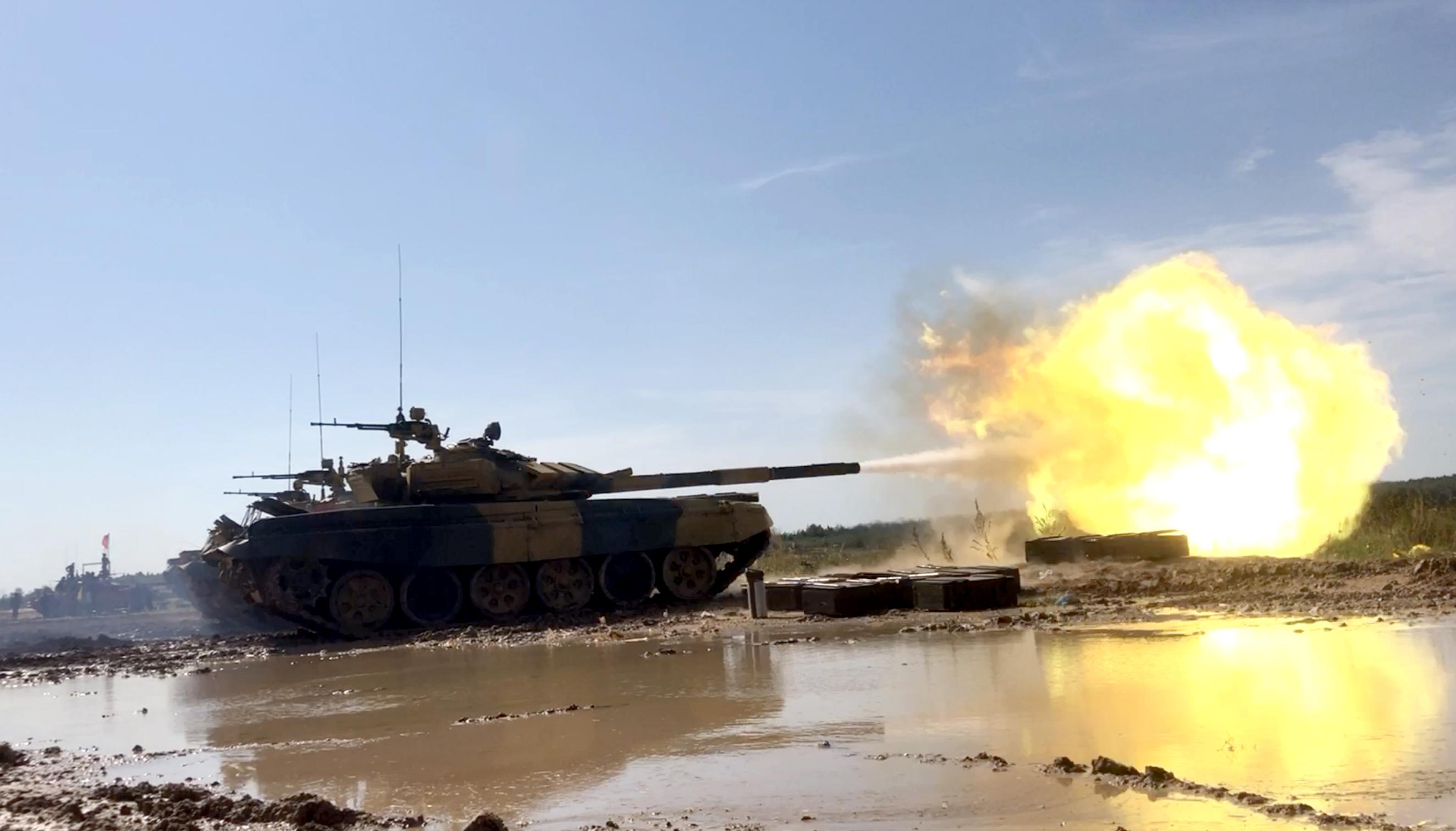 Hôm nay, diễn ra vòng bán kết cuộc thi “Xe tăng hành tiến”